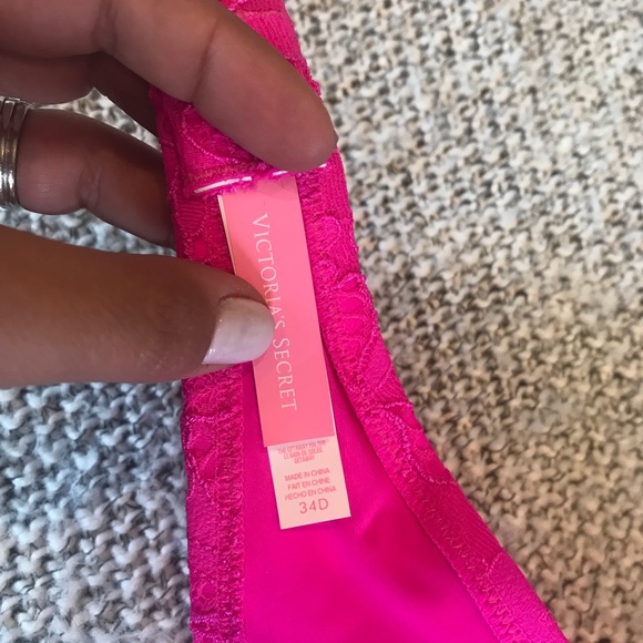 Victoria’s Secret bathing suit top - Picture 3 of 3